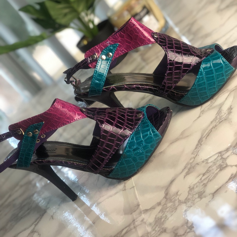 Anne Michelle Multicolor heels